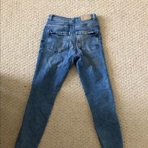 Zara distressed light wash jeans size 25